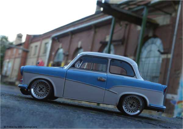 1:18 Trabant P50 blue / cremewhite mit Alufelgen und inkl OVP
